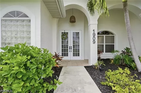 1909 SW 29th Ter, Cape Coral, FL 33914