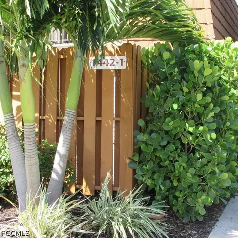 442 Park Shore Cir #1, Fort Myers, FL 33901