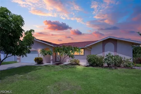 305 SE 27th Ter, Cape Coral, FL 33904