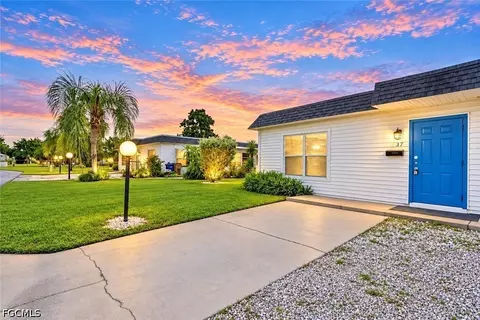 37 Hamlin Ct, Lehigh Acres, FL 33936