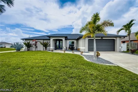 816 SW 28th Ter, Cape Coral, FL 33914