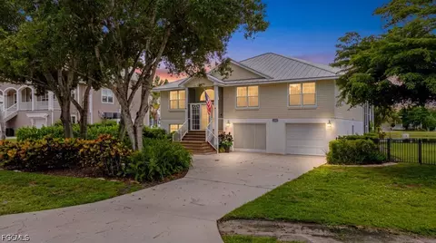 18110 Parkridge Ct, Fort Myers, FL 33908