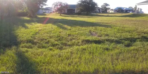 2518 NE 7th Ave, Cape Coral, FL 33909