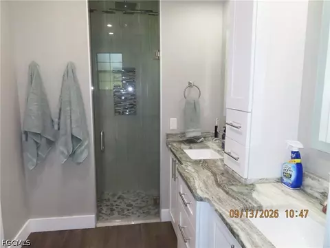 Bath - 420 Broward Ave, Labelle, FL 33935 photo 1 of 2