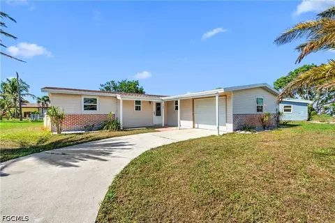 160 Francis Dr NE, Port Charlotte, FL 33952