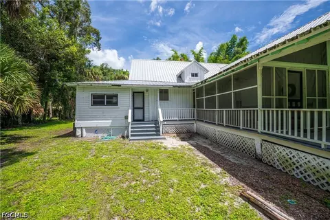 Exterior - 160 Curry St, Labelle, FL 33935 photo 4 of 23