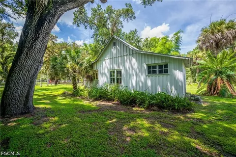 Exterior - 160 Curry St, Labelle, FL 33935 photo 16 of 23