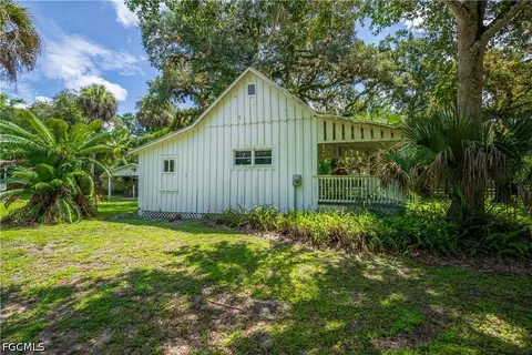 Exterior - 160 Curry St, Labelle, FL 33935 photo 17 of 23
