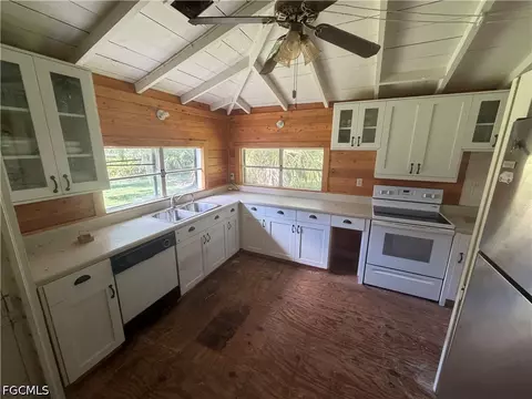 Kitchen - 160 Curry St, Labelle, FL 33935 photo 2 of 2