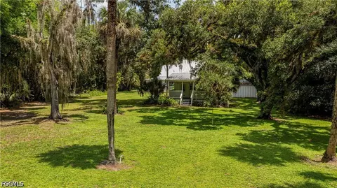 Exterior - 160 Curry St, Labelle, FL 33935 photo 11 of 23