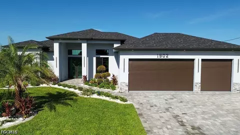 1902 NE 13th Pl, Cape Coral, FL 33909