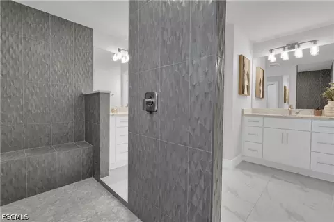 Bath - 4200 14th St SW, Lehigh Acres, FL 33976 photo 4 of 5