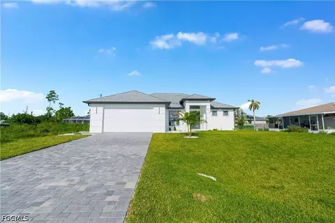376 Cratsley Ave S, Lehigh Acres, FL 33974