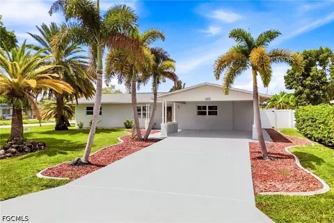 402 NE 14th Pl, Cape Coral, FL 33909