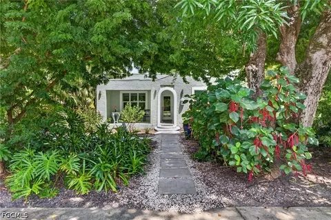 817825 Julia St, Fort Myers, FL 33916