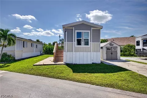 11641 Ariana Dr #13, Fort Myers, FL 33908