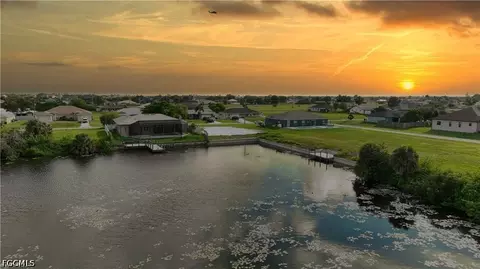 2305 NE 17th St, Cape Coral, FL 33909