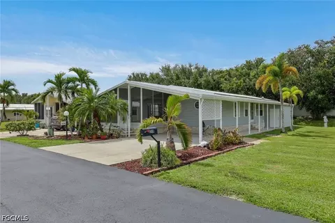 5318 Fiddleleaf Dr, Fort Myers, FL 33905