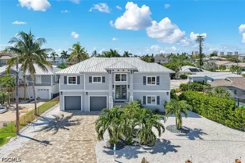 117 Sand Dollar Dr, Fort Myers Beach, FL 33931