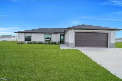 508 Kismet Pkwy W, Cape Coral, FL 33993