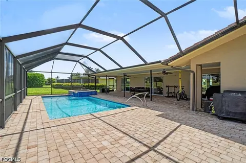 1493 Tredegar Dr, Fort Myers, FL 33919
