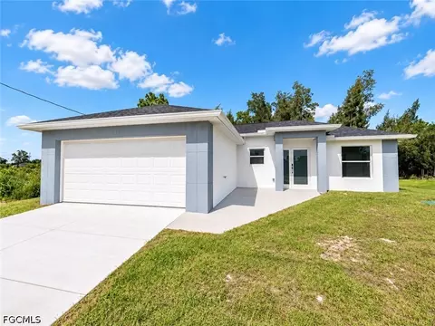 2712 46th St SW, Lehigh Acres, FL 33976