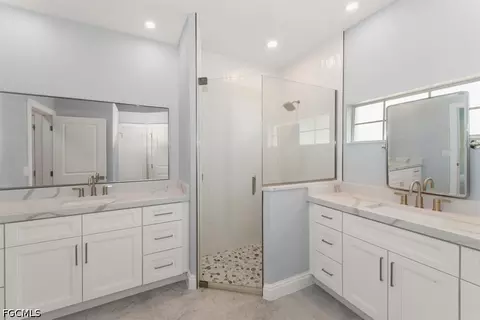 Bath - 21188 Braxfield Loop, Estero, FL 33928 photo 1 of 2