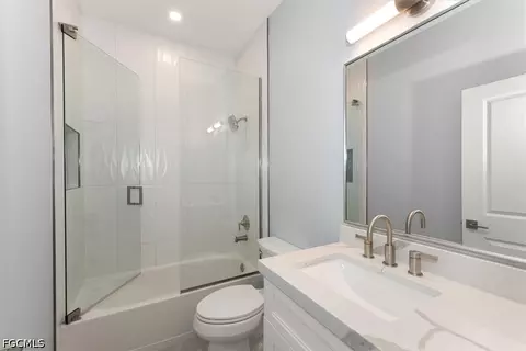 Bath - 21188 Braxfield Loop, Estero, FL 33928 photo 2 of 2