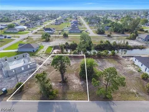 3440 NE 17th Pl, Cape Coral, FL 33909