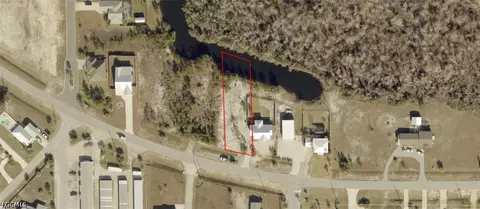 520 N 15th St, Mexico Beach, FL 32456