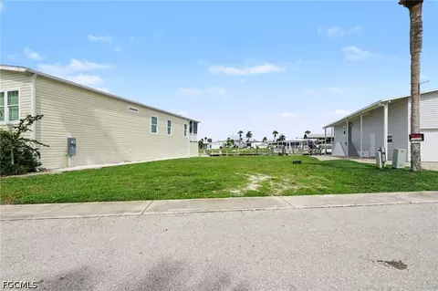 11501 Dogwood Ln, Fort Myers Beach, FL 33931