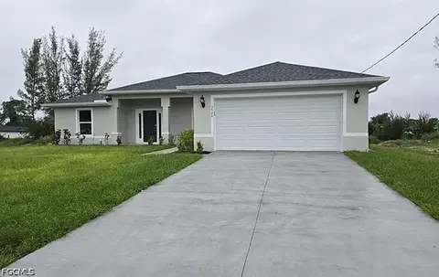 3528 NE 17th Pl, Cape Coral, FL 33909