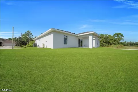 Exterior - 1021 Pilgrim St E, Lehigh Acres, FL 33974 photo 3 of 3