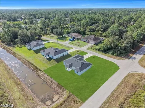 View/Area - 1021 Pilgrim St E, Lehigh Acres, FL 33974 photo 4 of 6