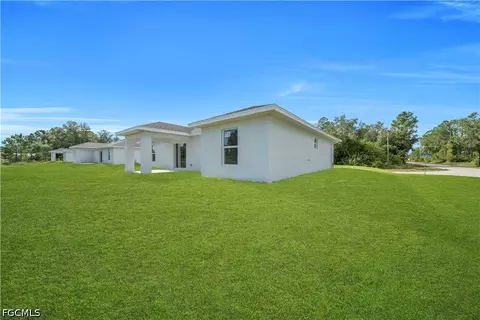 Exterior - 1021 Pilgrim St E, Lehigh Acres, FL 33974 photo 2 of 3