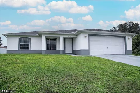 2819 48th St SW, Lehigh Acres, FL 33976