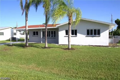 615 Monterey Ave, Cape Coral, FL 33904