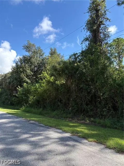 2008 Johns Ave, Alva, FL 33920 photo 2