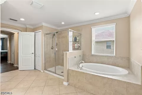 Bath - 2446 Heydon Cir E, Naples, FL 34120 photo 2 of 6