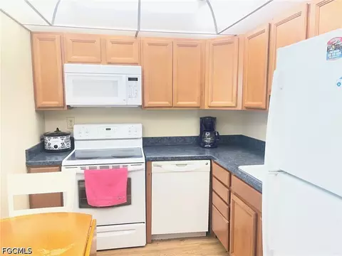 6220 Augusta Dr #301, Fort Myers, FL 33907