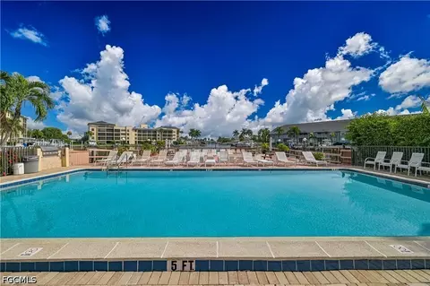 4719 SE 17th Pl #307, Cape Coral, FL 33904