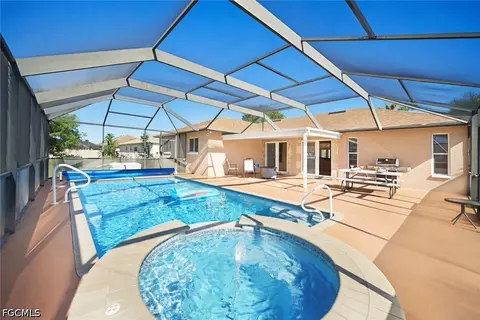 3832 SW 20th Ave, Cape Coral, FL 33914