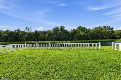 Exterior - 12218 Lavender Loop, Bradenton, FL 34212 photo 4 of 9