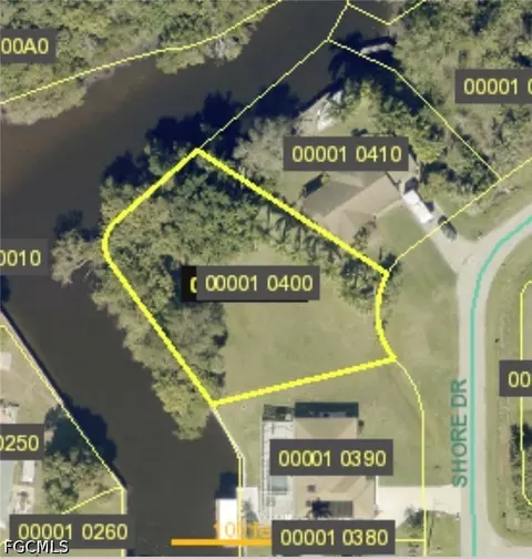 301 Shore Dr, Fort Myers, FL 33905