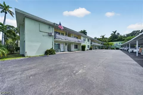 2544 1st St #108, Fort Myers, FL 33901