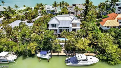 561 Lighthouse Way, Sanibel, FL 33957