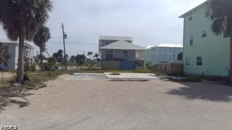 110 Washington Ave, Fort Myers Beach, FL 33931