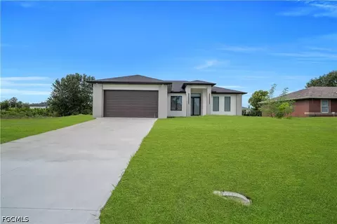 2611 39th St SW, Lehigh Acres, FL 33976