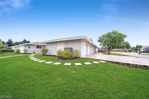 3702 SE 12th Pl, Cape Coral, FL 33904