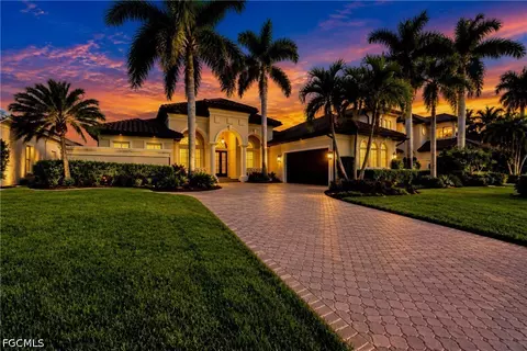 1805 Harbour Cir, Cape Coral, FL 33914
